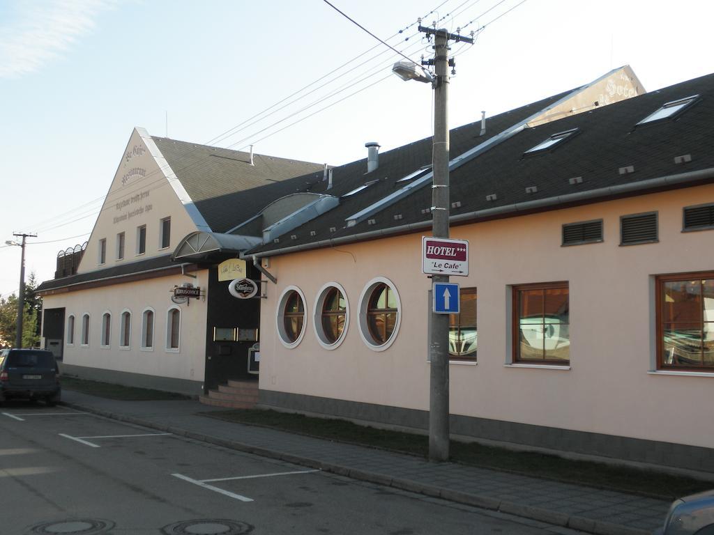 Hotel Le Cafe Pohořelice Exterior foto