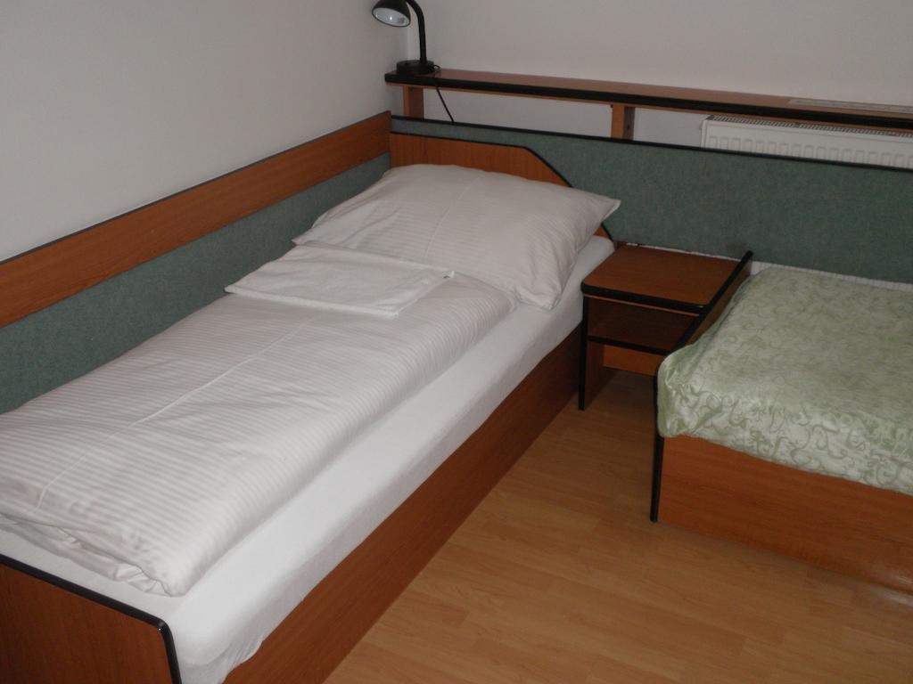 Hotel Le Cafe Pohořelice Cameră foto