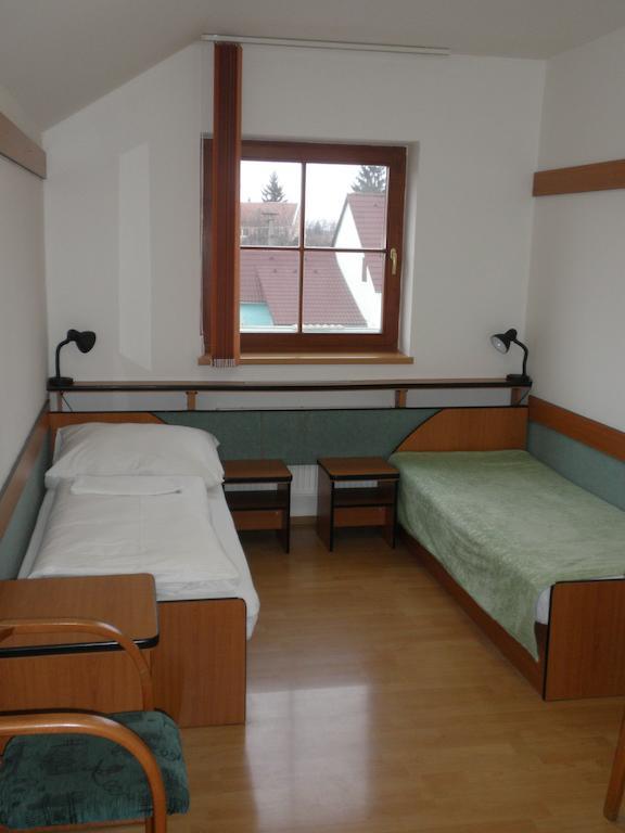 Hotel Le Cafe Pohořelice Cameră foto